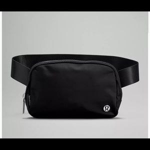 Lulu everywhere belt bag